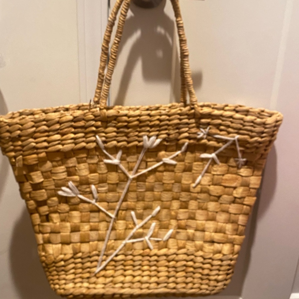 Decorative hyacinth woven tote